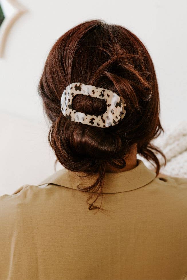 Medium Blonde Tortoise Round Flat Hair Clip
