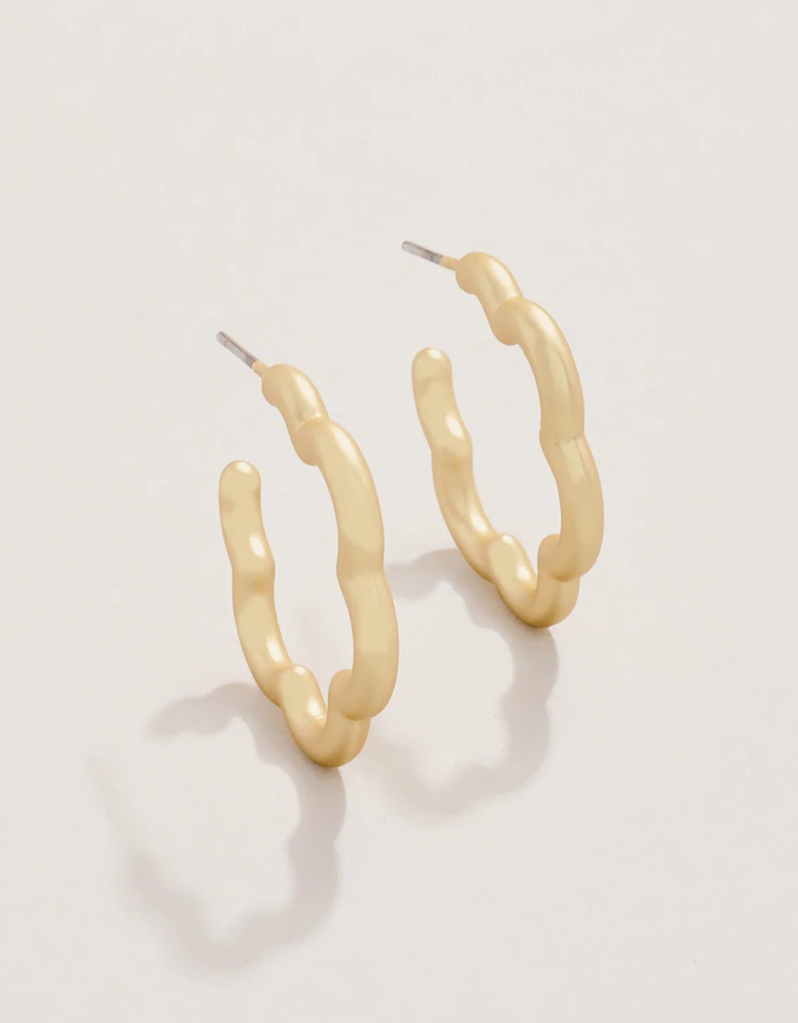 Bubbly Daisy Hoop Earring