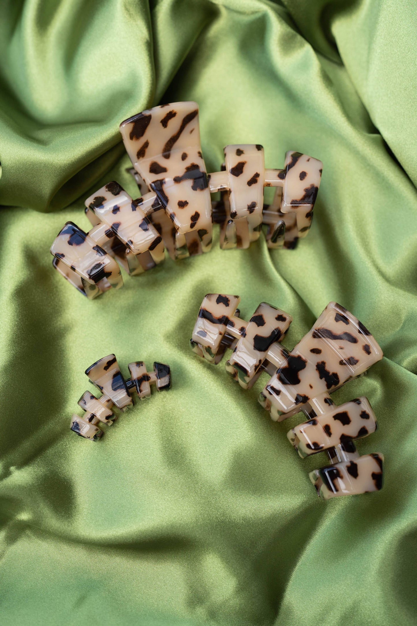 Large Blonde Tortoise Classic Hair Clip